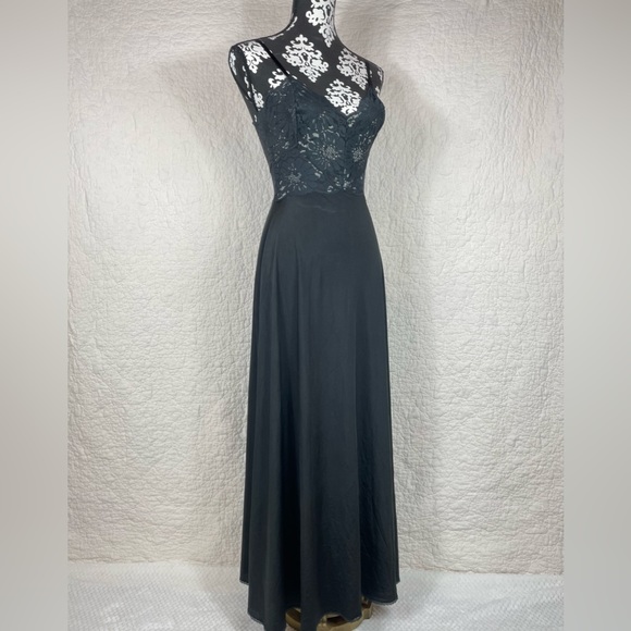 🔥Vintage Fernando Sanchez Silk Blend Nightgown Lace Bodice Full Length Sz S/M - Picture 5 of 14